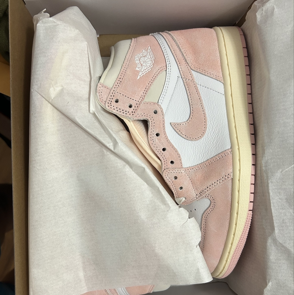 Nike Air Jordan 1 Retro High OG WMNS “Washed Pink” 2023 (Women Size9)